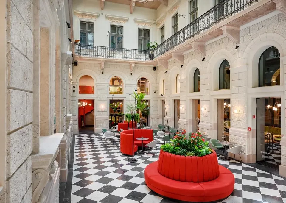 New luxury hotel Budapest Hotel Oktogon