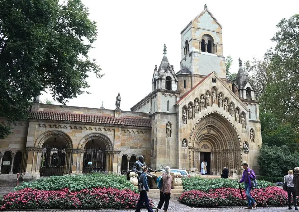 One of the most romantic, hidden Budapest churches renewed and opened