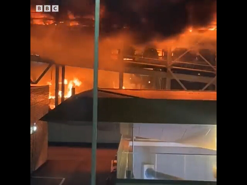 Brand am Flughafen London Luton