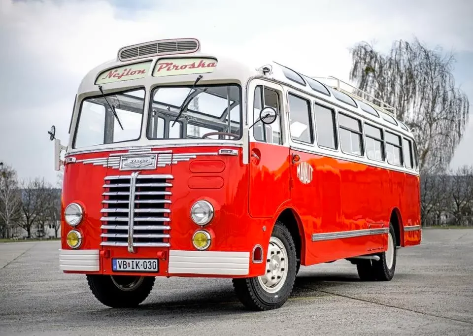 Here is how and when you can travel on one of Hungary's oldest buses, the 'Nejlon Piroska' (Copy)