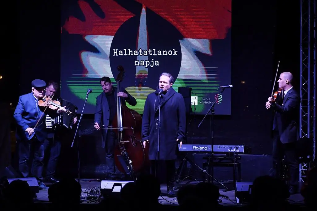 Hungarian flag concert 1956 revolution