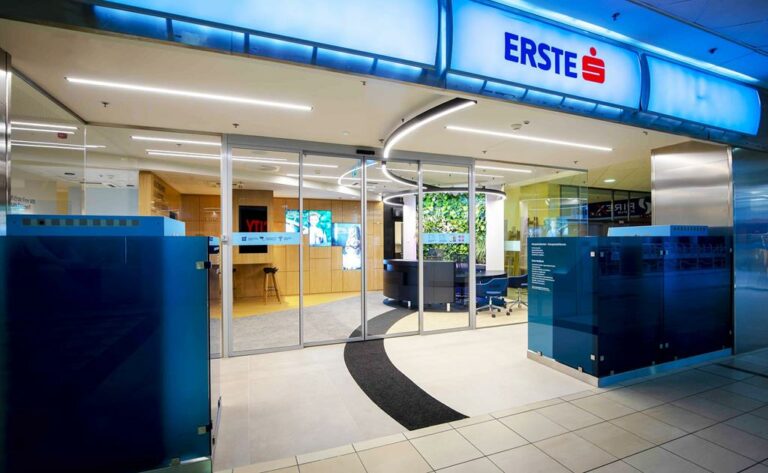 Hungarian government Erste bank Austrian (Copy)