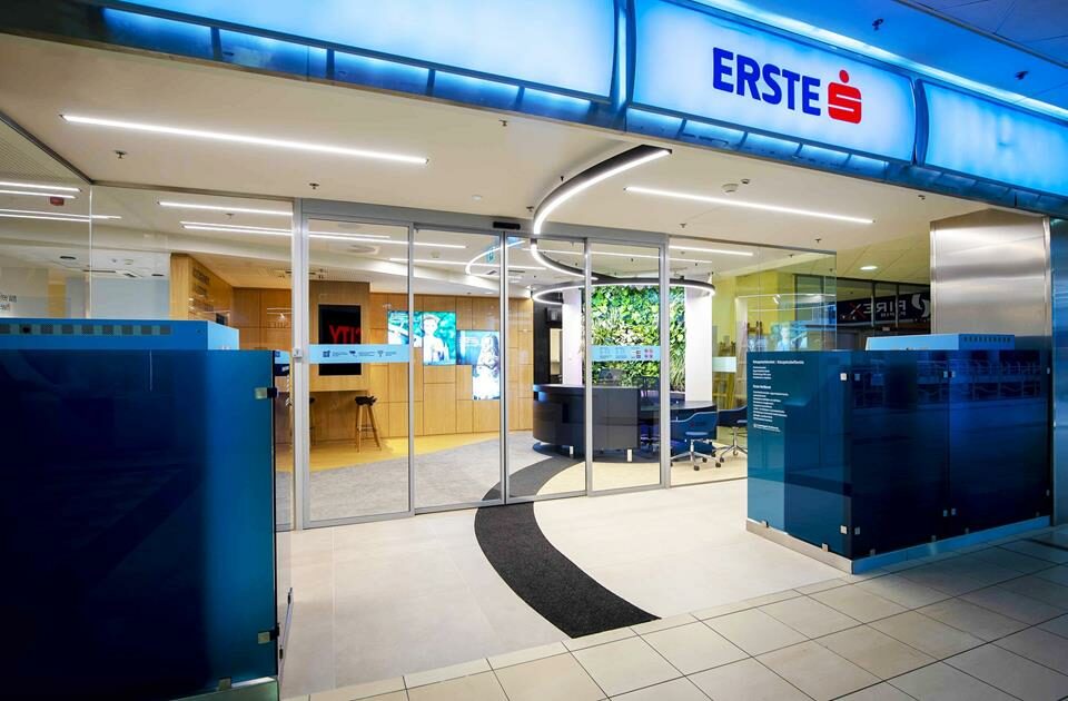 Hungarian government Erste bank Austrian (Copy)