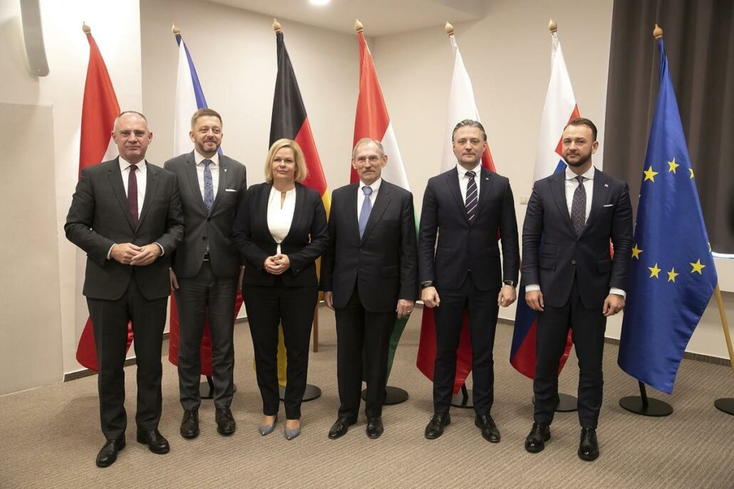 Visegrad Group interior ministers meet with the counterparts of Germany and Austria