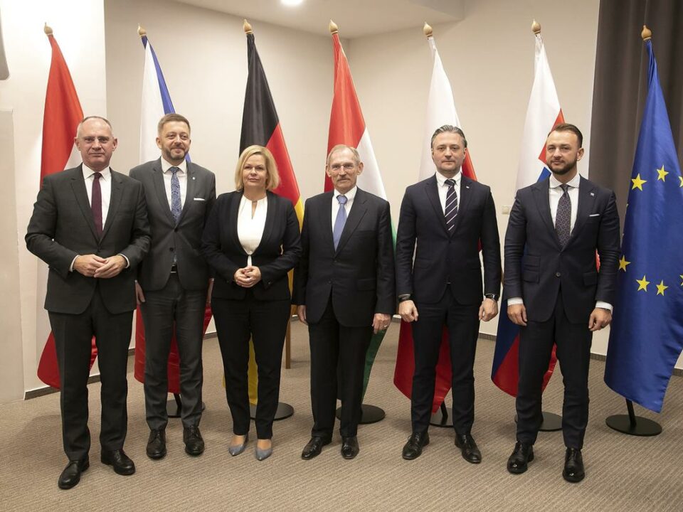 维谢格拉德集团内政部长会见德国和奥地利内政部长