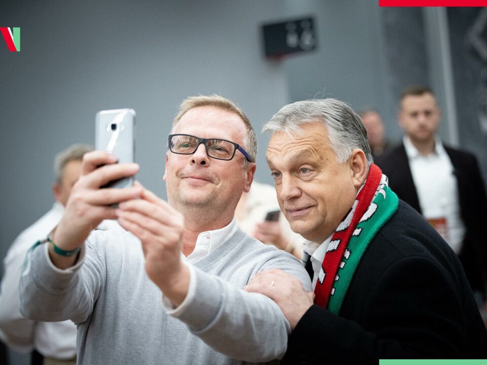 Orbán-Selfie