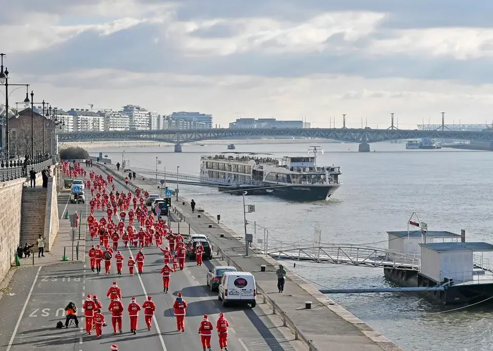 Budapest Santa Run