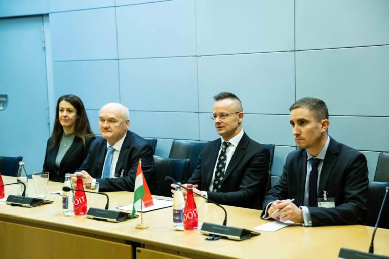 Szijjártó OECD