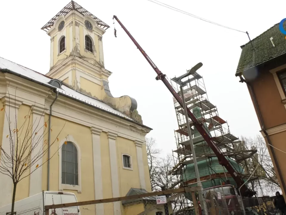 Zeitkapsel in der Kuppel einer ungarischen Kirche gefunden