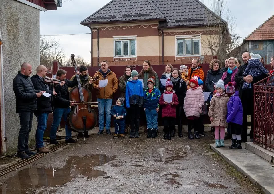 Tradiční maďarské vánoční zpívání v Transylvánii
