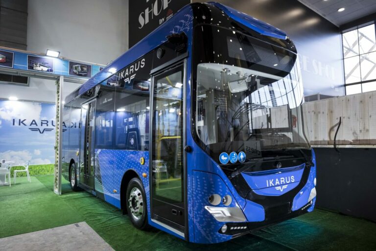 Ikarus 80E