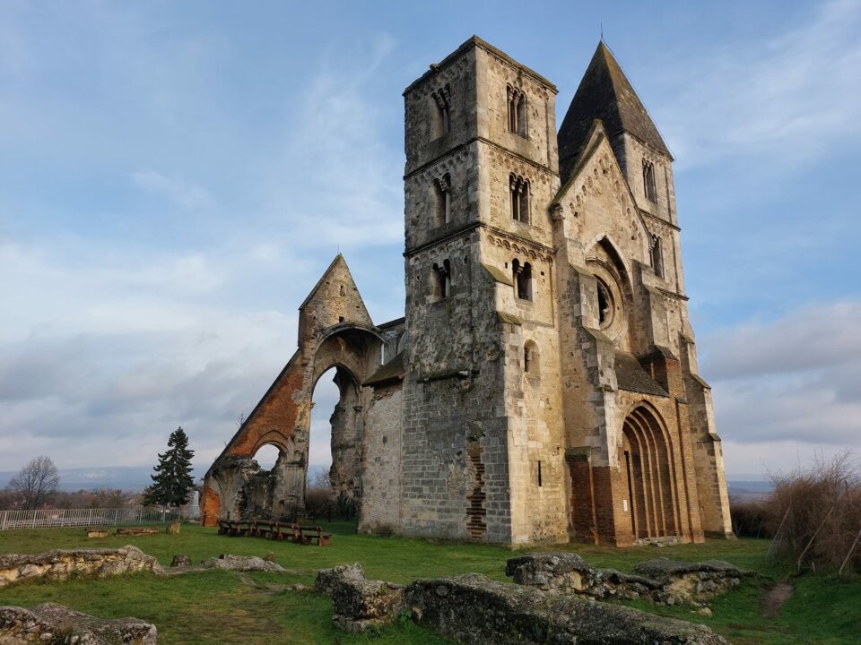 Ruine de l'église de Zsámbék