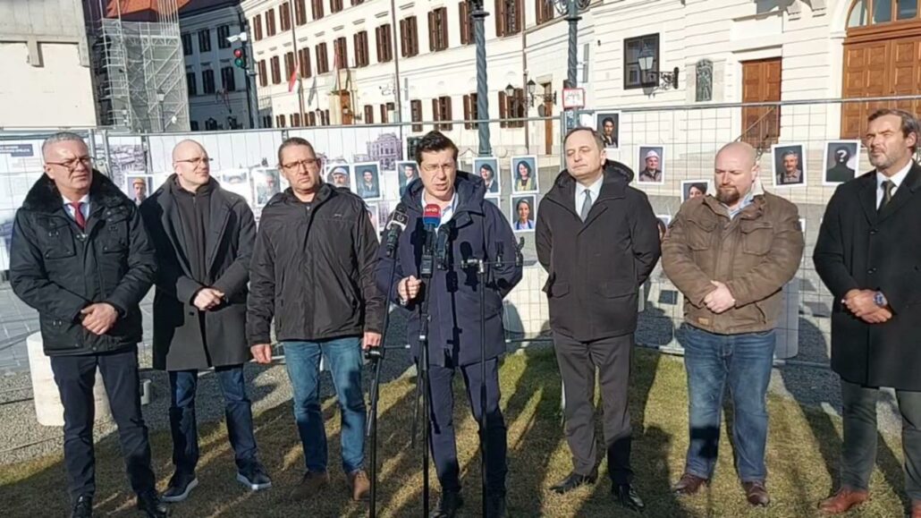 The parliamentary group of the opposition Jobbik-Conservatives party on Monday held a protest against the import of foreign guest workers to Hungary in front of the prime minister's office in Budapest's Castle District.