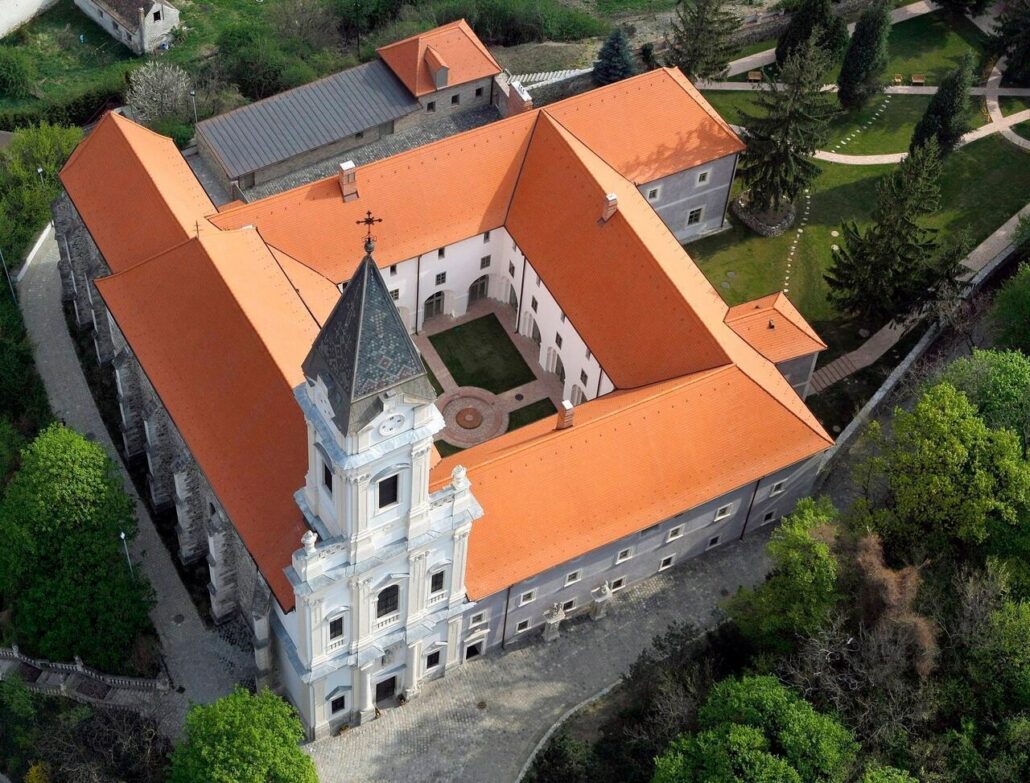 Hotel y restaurante del monasterio de Sopronbánfalva