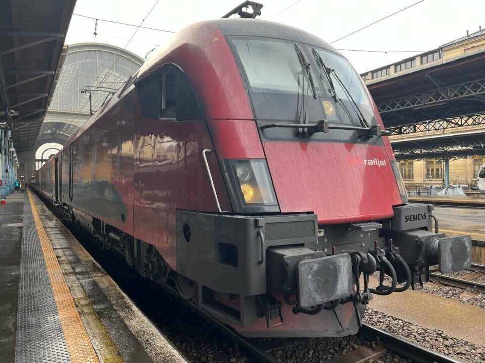 train Budapest railway