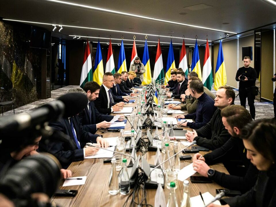 Ministros de Asuntos Exteriores de Ucrania y Hungría.