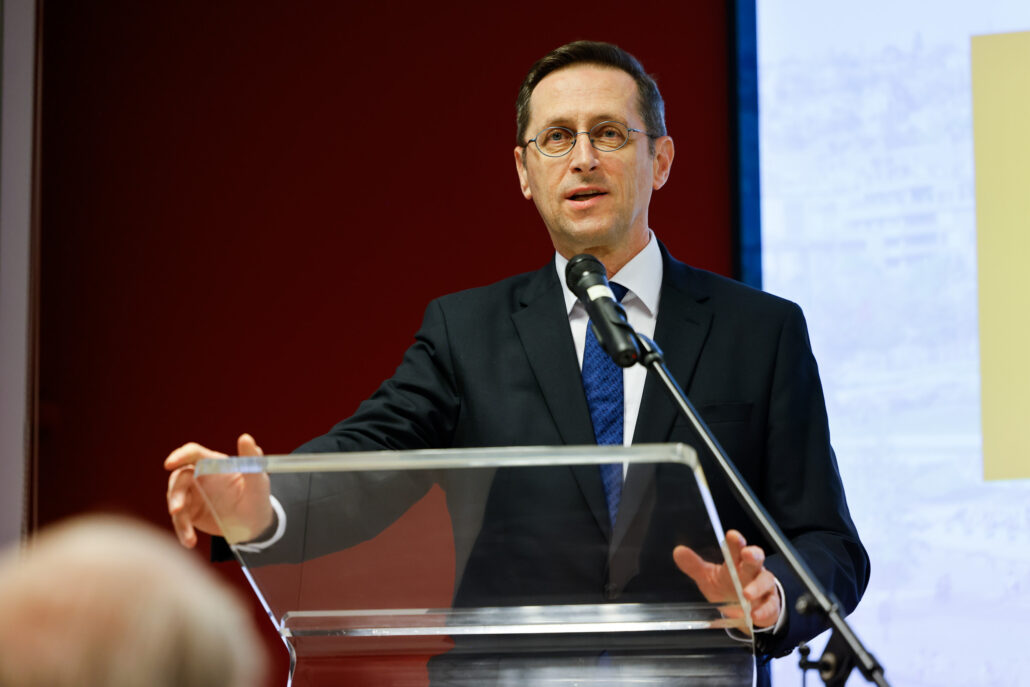 Mihály Varga ministr financí veřejný dluh