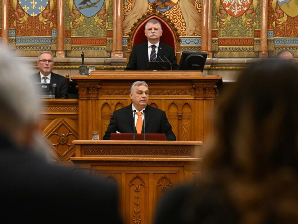 Orbán maďarský parlament