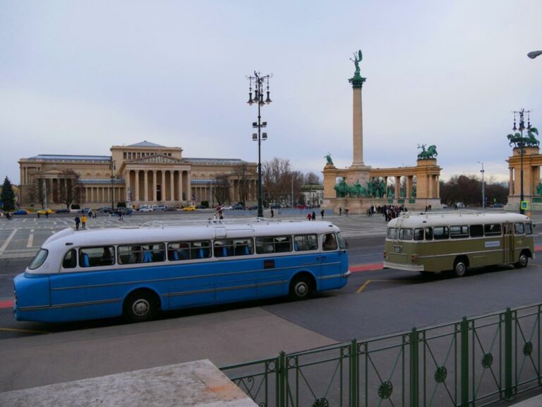 ikarus buses