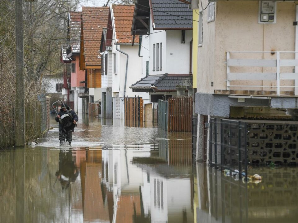 наводнение на реке Тиса в Венгрии