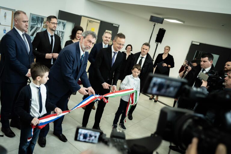 szijjártó croatia school