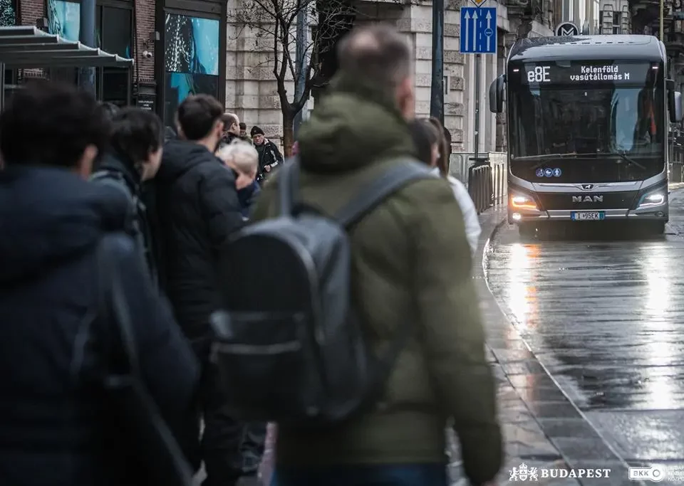 La empresa de transporte de Budapest compensa a los pasajeros