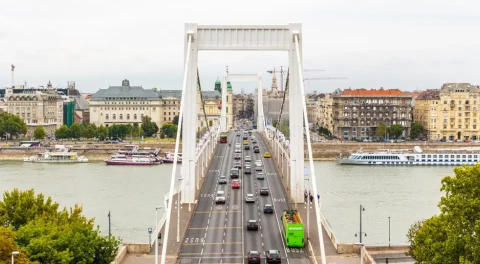 Budapest vieterà le auto inquinanti