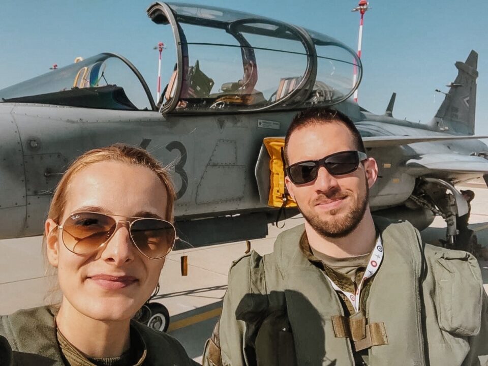 تضاعف رواتب طياري القوات الجوية المجرية!