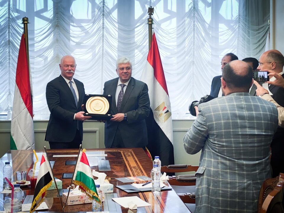 Ministrul ungar se adresează conferinței rectorilor maghiari-egipteni de la Cairo