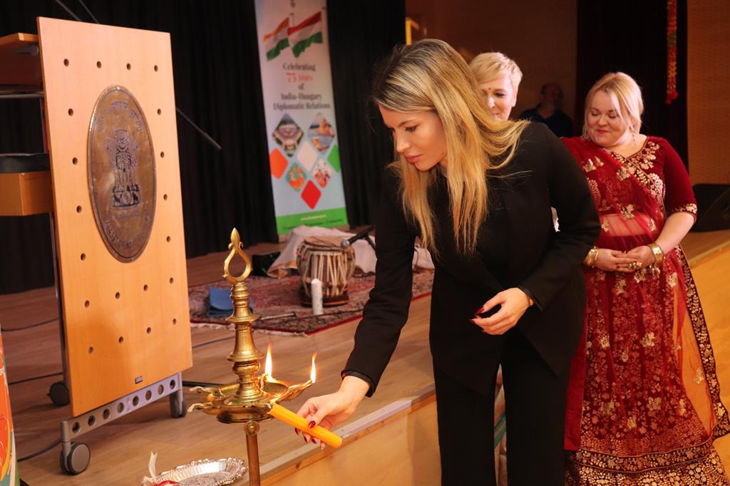 International Women's Day celebrated with Cultural Extravaganza at the Embassy of India in Budapest (Copy)