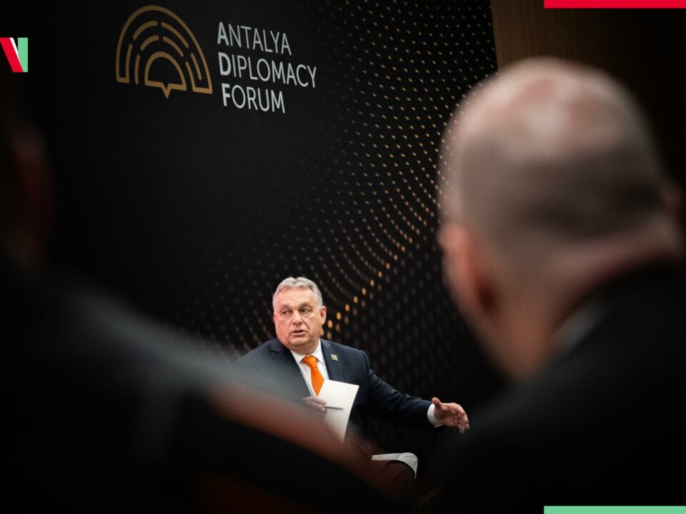 Премьер-министр Орбан: Украина не может победить, но Россия может победить Киев