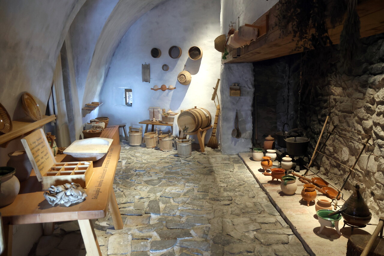 boldogkő castle kitchen