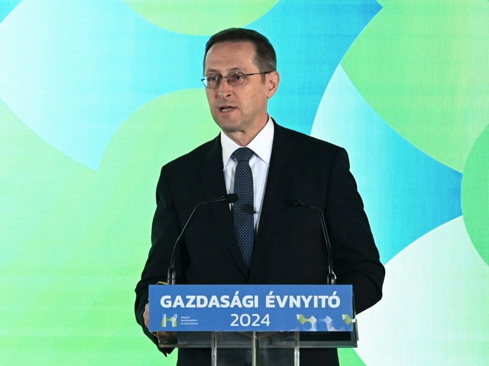匈牙利財政部長瓦爾加 赤字