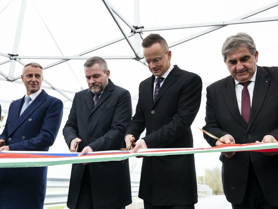 Se inauguró el nuevo puente fronterizo entre Hungría y Eslovaquia (4)