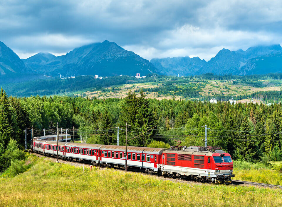 viaggio in treno ferroviario in slovacchia