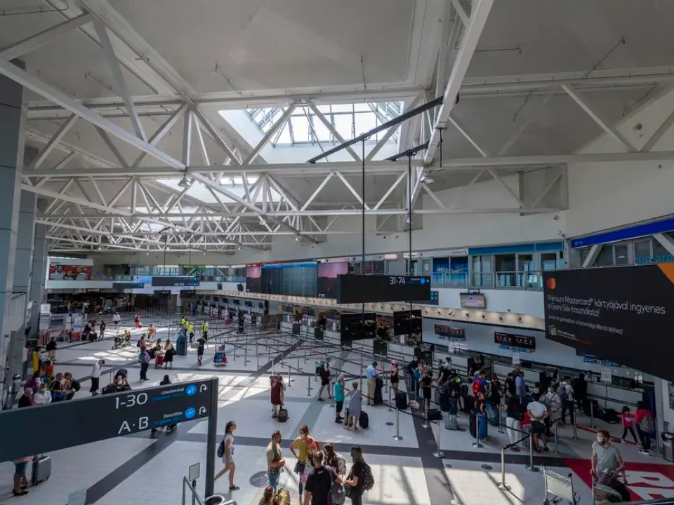 Greva aeroportului din Budapesta Zborurile de Paște au fost anulate