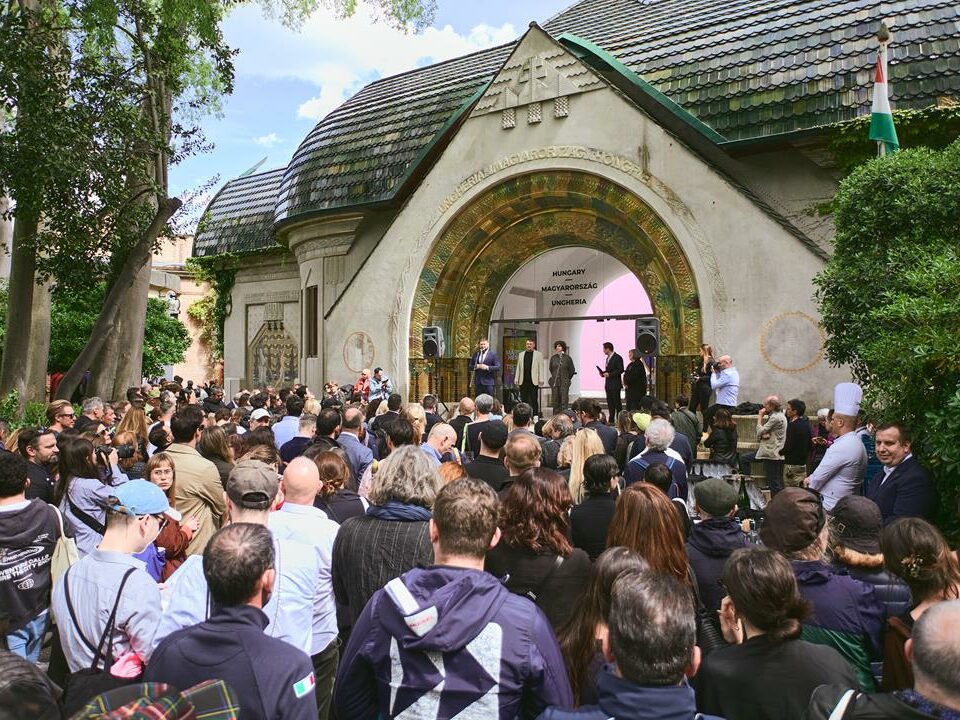 افتتاح الجناح المجري في بينالي البندقية الستين
