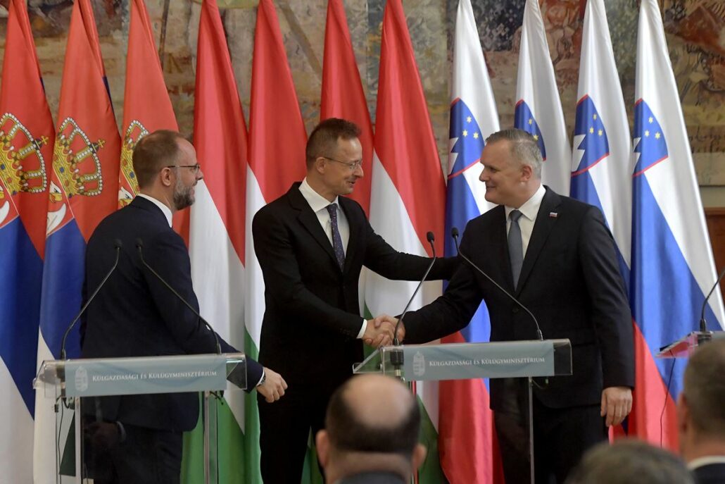 匈牙利-斯洛文尼亚-塞尔维亚区域电力交换协议签署