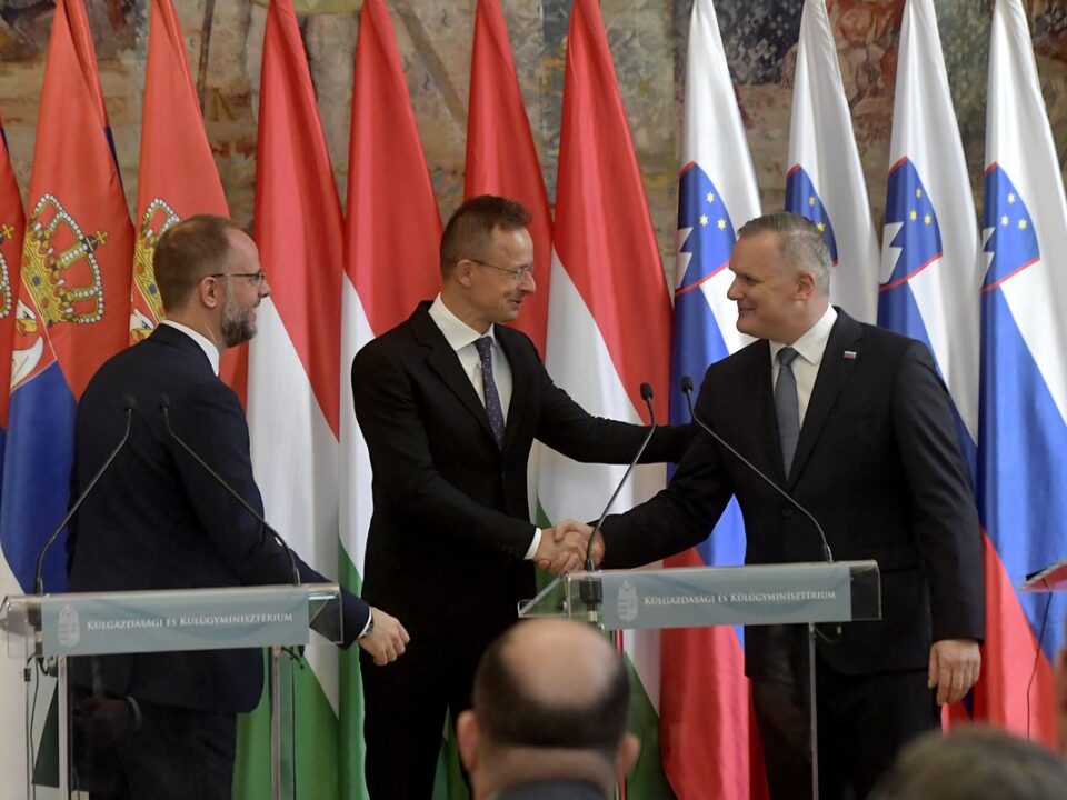 匈牙利-斯洛文尼亚-塞尔维亚区域电力交换协议签署