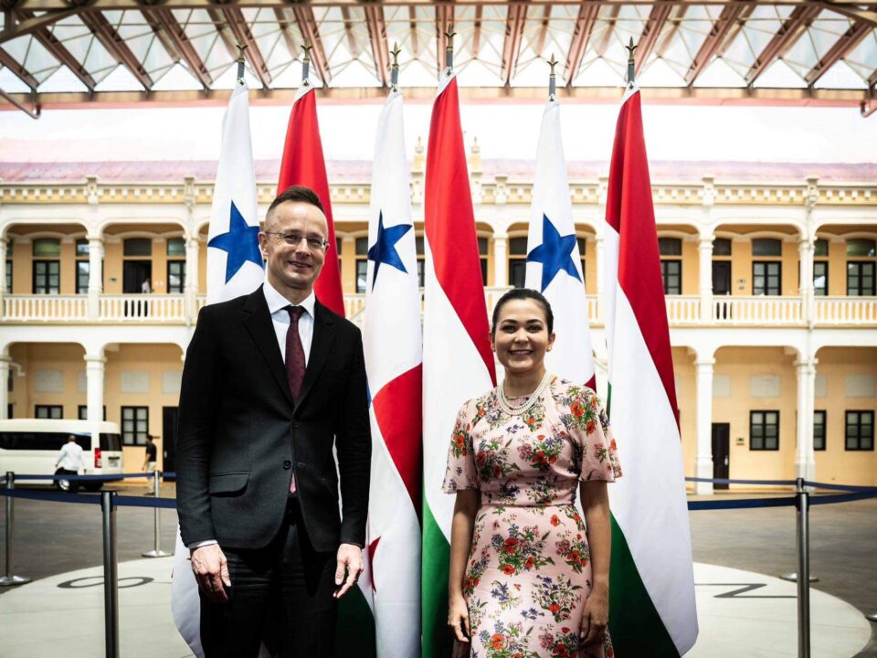 Ungaria va intra în alianță cu Panama împotriva apariției blocurilor în lume