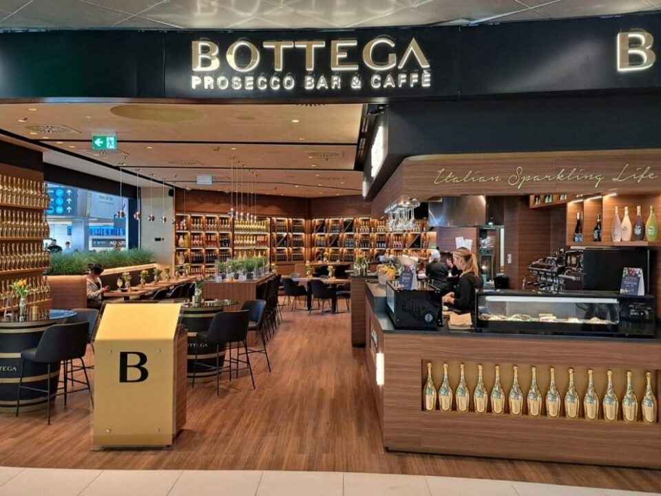 Un bar italien F&B ouvert à l'aéroport de Budapest