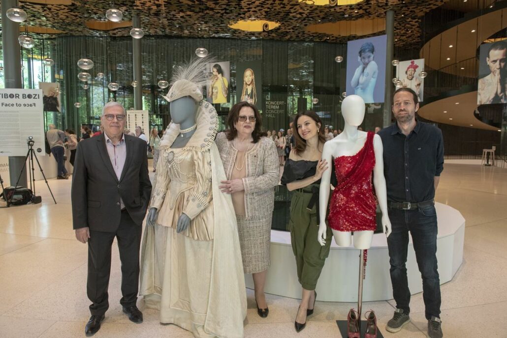 La mostra DIVA del Victoria&Albert Museum di Londra si sposterà a Budapest per inaugurare il mese prossimo