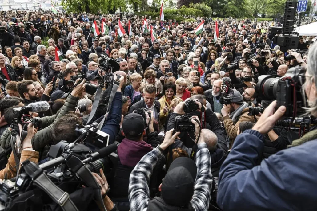Péter Magyar opnieuw een massaprotest in Boedapest