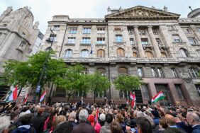 Péter Magyar another mass protest in Budapest 3