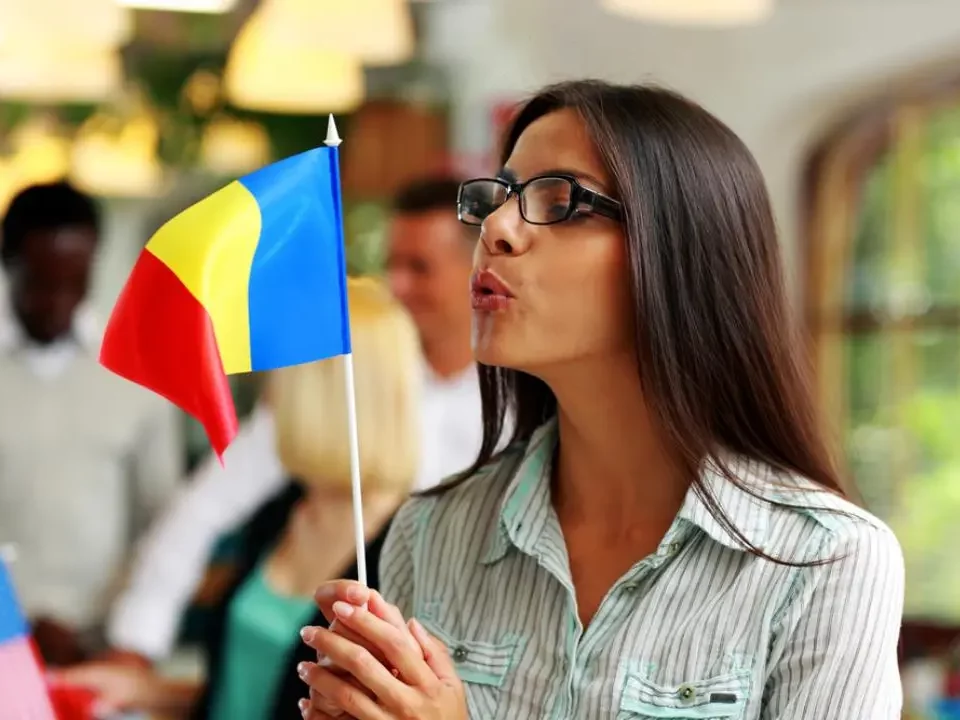 रोमानिया हंगरी अर्थव्यवस्था ध्वज