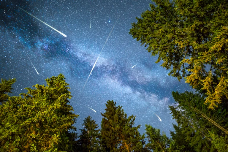 Starfall meteor shower Hungary shooting stars