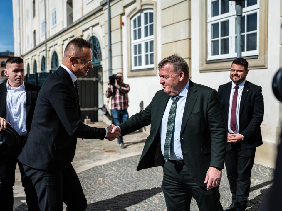 Péter Szijjártó se v Kodani setkal se svým dánským protějškem Larsem Lokkem Rasmussenem. Mluvili o nelegální migraci