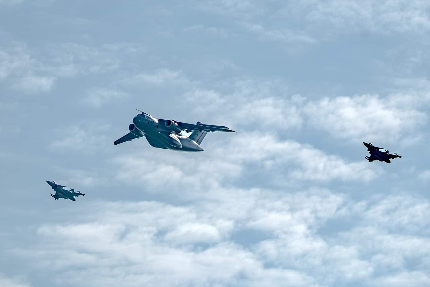 kc-390 military transport aircraft