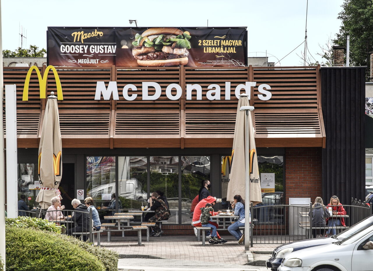 mcdonalds fast food restaurant