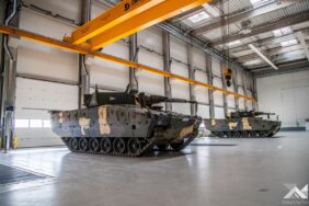 Production process of the Lynx infantry fighting vehicle while visiting the Rheinmetall plant in Zalaegerszeg. Photo: hmzrinyi.hu